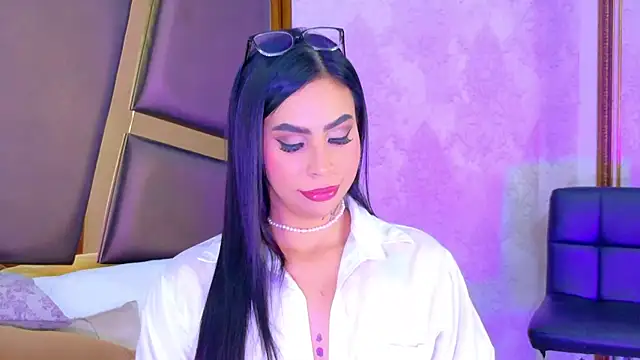 Snapshot of GiahDaniels chatting on April 22, 2026, 3:35 am GiahDaniels online show from April 22, 2026, 3:35 am