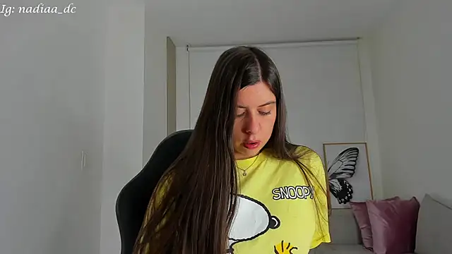 Snapshot of Nadiaa_ chatting on February 1, 2025, 4:24 am Nadiaa online show from February 1, 2025, 4:24 am