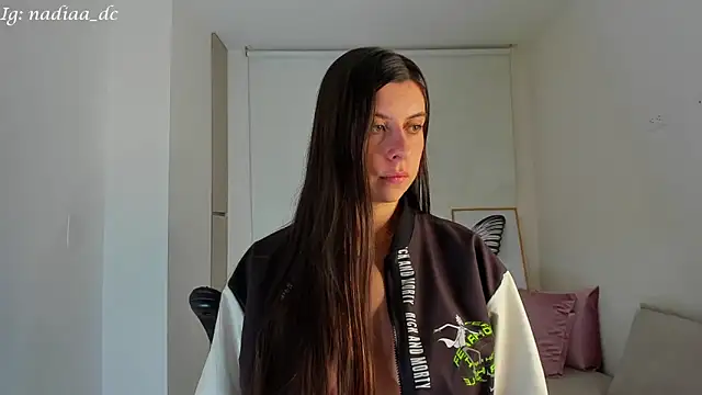 Snapshot of Nadiaa_ chatting on January 22, 2025, 4:02 am Nadiaa online show from January 22, 2025, 4:02 am