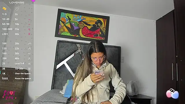 Vahiolet smith online show from October 28, 2025, 2:45 am