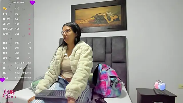 Snapshot of Vahiolet_smith chatting on July 18, 2026, 12:14 pm Vahiolet smith online show from July 18, 2026, 12:14 pm