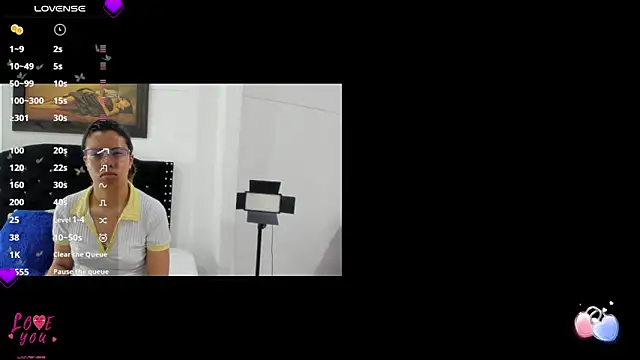 Vahiolet smith online show from November 27, 2025, 1:39 am