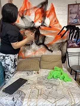 KataleyaStiward online show from October 24, 2025, 1:10 pm