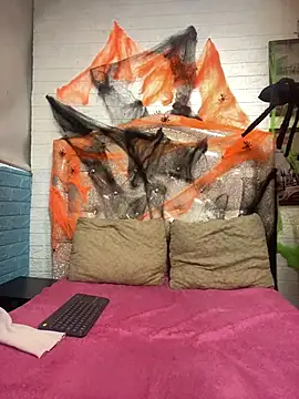 KataleyaStiward online show from October 28, 2025, 12:48 pm