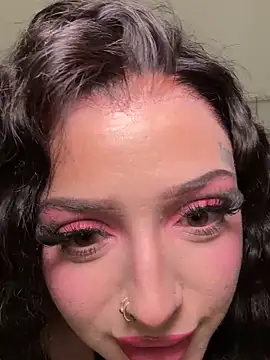 exoticmisfitt online show from February 12, 2026, 4:23 am