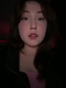 Snapshot of Peachy_Dream chatting on October 6, 2025, 6:19 pm Peachy Dream online show from October 6, 2025, 6:19 pm