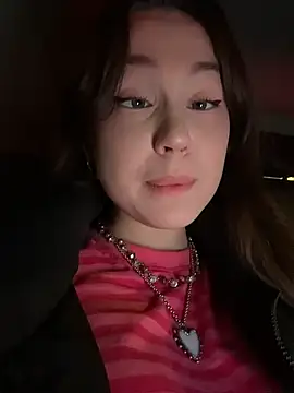 Snapshot of Peachy_Dream chatting on February 28, 2026, 4:17 pm Peachy Dream online show from February 28, 2026, 4:17 pm