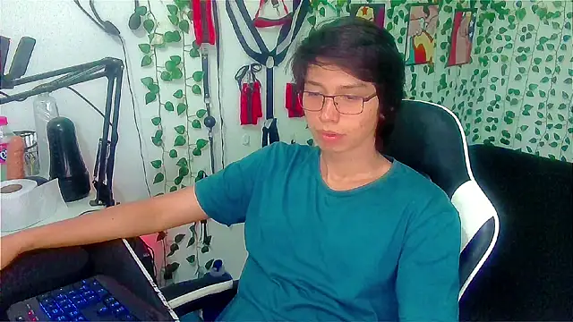 Andy gray online show from April 17, 2026, 5:05 pm