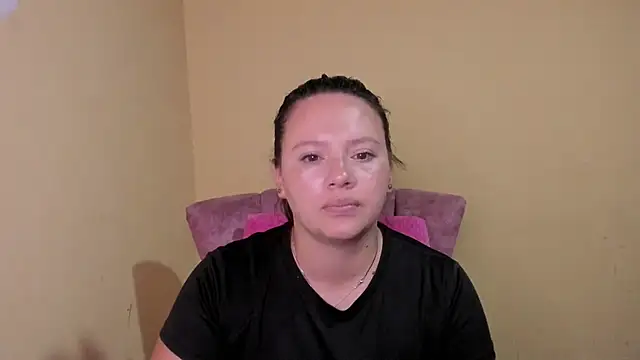 lauraguzman online show from July 15, 2026, 8:27 pm