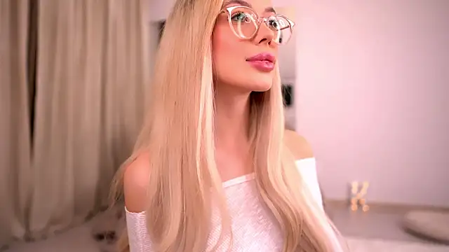 Snapshot of KylieJoyce chatting on February 5, 2026, 9:54 pm KylieJoyce online show from February 5, 2026, 9:54 pm