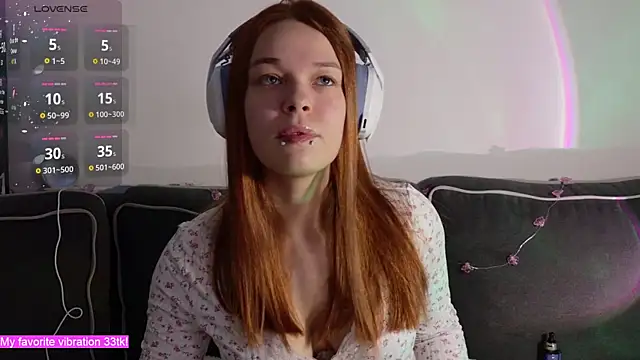 ValBae online show from November 16, 2025, 9:41 pm