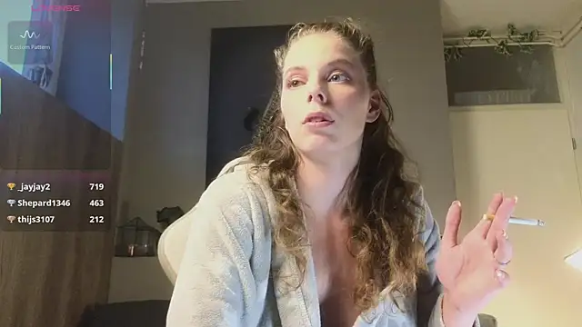 Snapshot of AyreenMoore chatting on July 3, 2026, 8:04 pm AyreenMoore online show from July 3, 2026, 8:04 pm