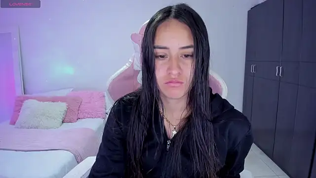 Tinylottie online show from January 11, 2026, 4:36 pm