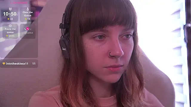 juliapie online show from November 22, 2025, 8:35 am