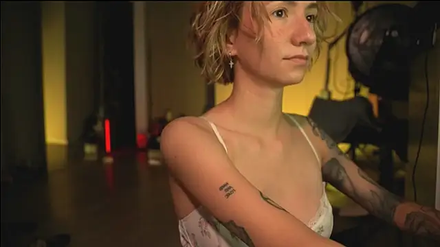 Arianna Richi online show from March 2, 2025, 5:54 am