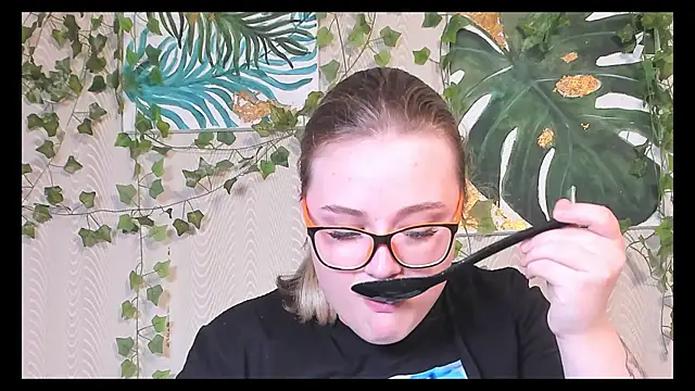Snapshot of Seductive_She_Wolf chatting on September 27, 2025, 8:26 pm Seductive She Wolf online show from September 27, 2025, 8:26 pm