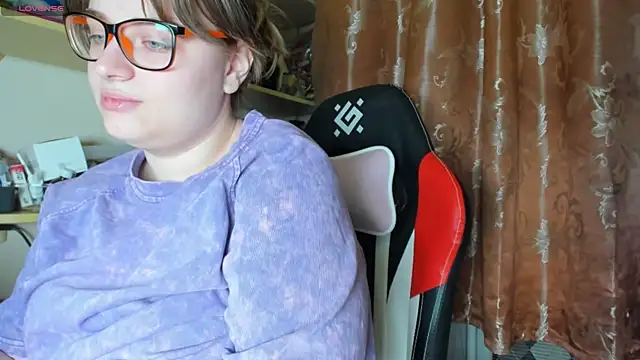 Seductive She Wolf online show from April 2, 2026, 8:48 pm