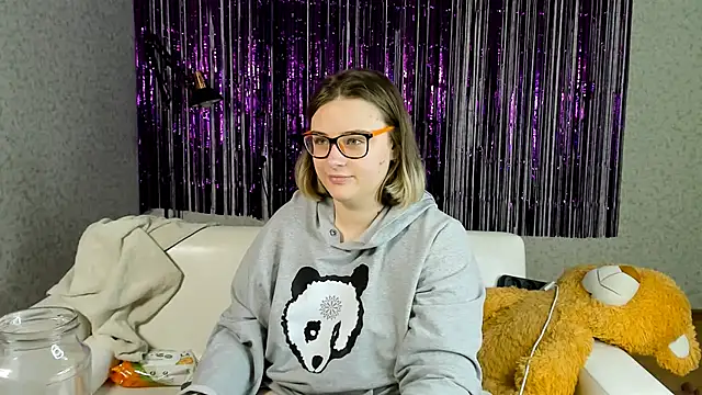 Snapshot of Seductive_She_Wolf chatting on March 2, 2025, 8:25 pm Seductive She Wolf online show from March 2, 2025, 8:25 pm