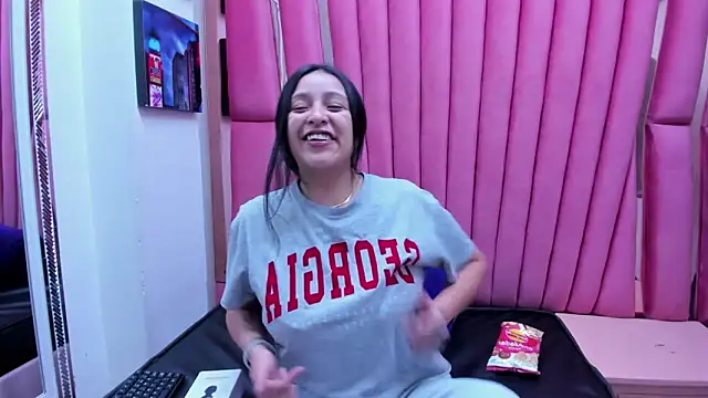 Sarah Hornny online show from December 21, 2025, 4:03 am