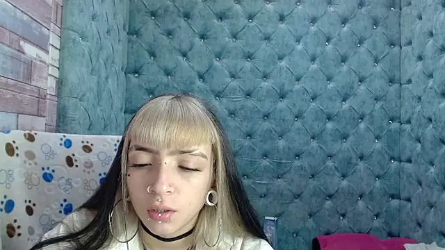 Samantha Smiith online show from October 3, 2025, 3:41 am