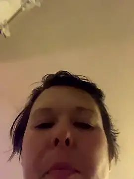 Snapshot of KatieBARBiE98 chatting on March 2, 2026, 5:08 am KatieBARBiE98 online show from March 2, 2026, 5:08 am