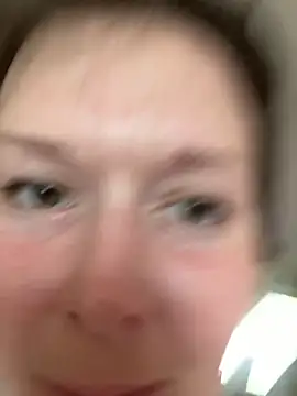 KatieBARBiE98 online show from April 16, 2026, 9:39 pm