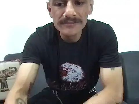 Snapshot of HorrorotikA chatting on May 10, 2026, 8:33 pm HorrorotikA online show from May 10, 2026, 8:33 pm