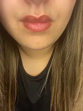 Snapshot of yassminsexy22 chatting on February 14, 2026, 12:38 pm yassminsexy22 online show from February 14, 2026, 12:38 pm