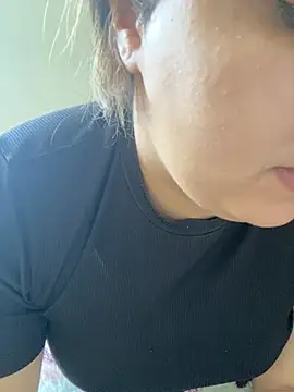 yassminsexy22 online show from March 28, 2026, 11:22 am