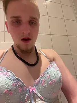 Michaela1222 online show from April 13, 2026, 9:13 am