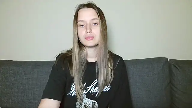 Submissive love online show from March 3, 2025, 9:59 pm