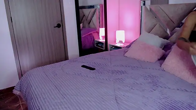 SophiaJoliebm online show from February 7, 2026, 4:20 am