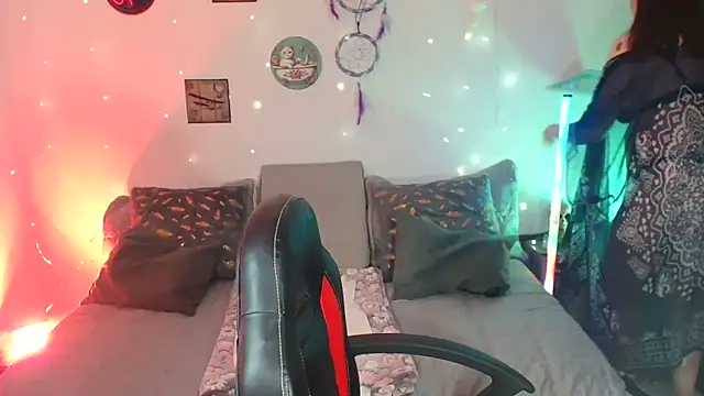 catalinamommyx online show from November 28, 2025, 1:39 am