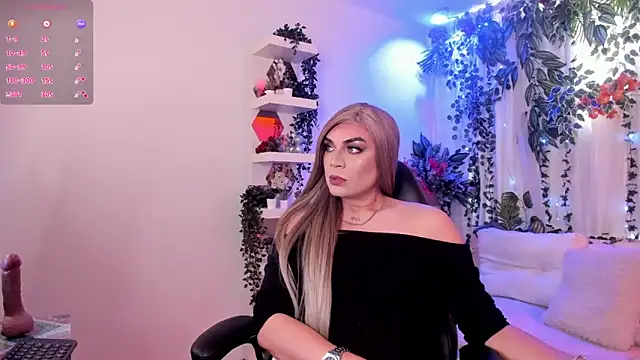 Snapshot of karol_elegance_ chatting on December 20, 2025, 1:03 pm karol elegance online show from December 20, 2025, 1:03 pm