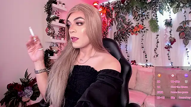 Snapshot of karol_elegance_ chatting on December 5, 2025, 1:10 pm karol elegance online show from December 5, 2025, 1:10 pm