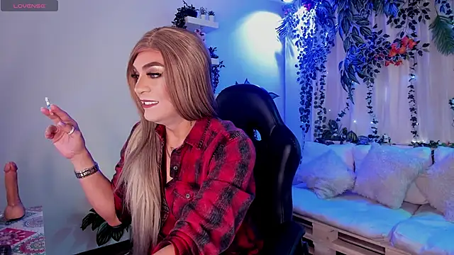 Snapshot of karol_elegance_ chatting on November 14, 2025, 1:15 pm karol elegance online show from November 14, 2025, 1:15 pm