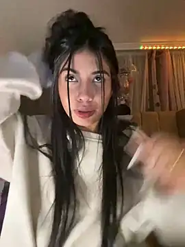 lina pink online show from March 21, 2025, 5:32 am