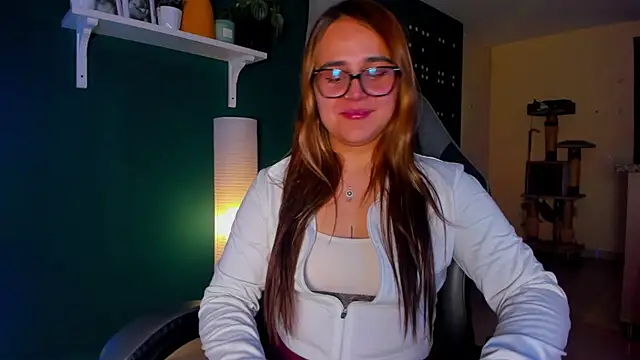 Snapshot of evy_orange1 chatting on July 2, 2026, 3:23 am evy orange1 online show from July 2, 2026, 3:23 am