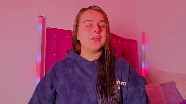 evy orange1 online show from November 22, 2025, 1:04 am