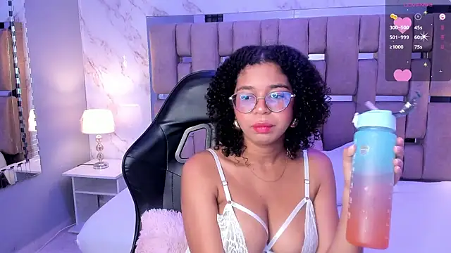 Snapshot of MilaHall_ chatting on March 23, 2025, 3:54 am MilaHall online show from March 23, 2025, 3:54 am
