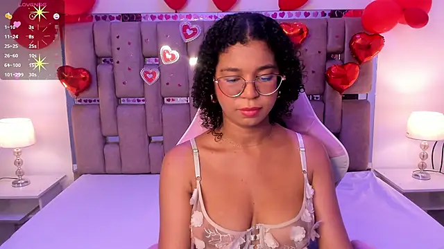 Snapshot of MilaHall_ chatting on February 24, 2025, 3:33 am MilaHall online show from February 24, 2025, 3:33 am