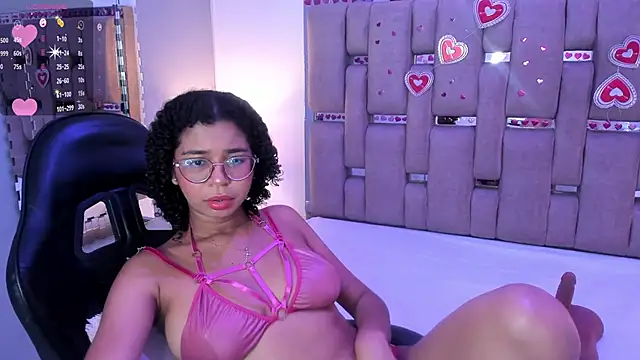 Snapshot of MilaHall_ chatting on March 9, 2025, 3:54 am MilaHall online show from March 9, 2025, 3:54 am