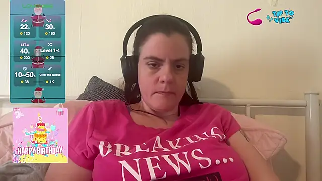 Jess4you0818 online show from December 23, 2024, 3:33 pm