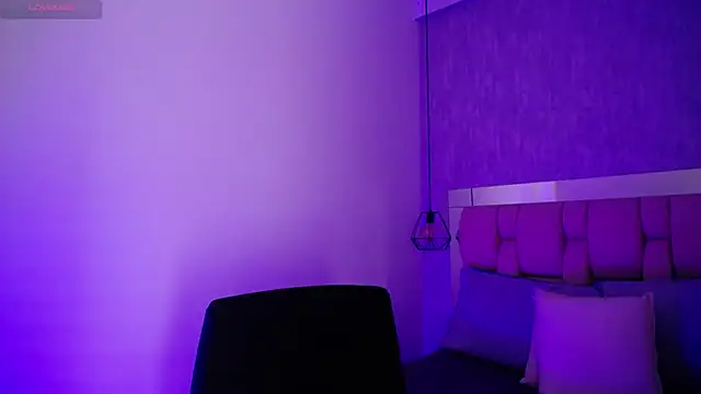 Roxie-Summers11 online show from February 22, 2025, 7:25 pm