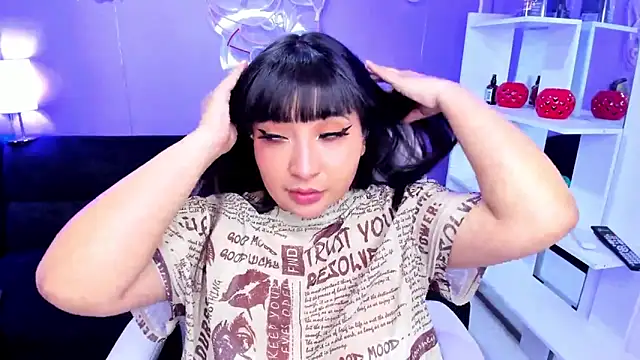 Emma monserrat online show from April 15, 2026, 11:05 am