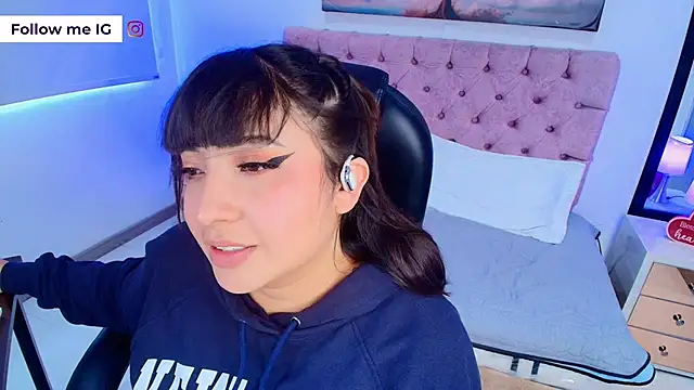 Emma monserrat online show from March 4, 2026, 7:43 pm