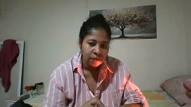 Ivon-09 online show from June 1, 2026, 12:38 pm