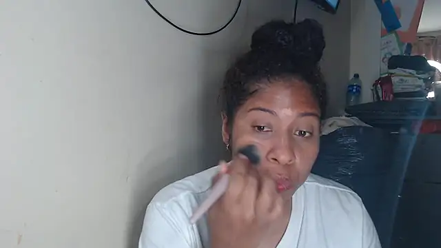 Ivon-09 online show from March 18, 2025, 2:06 pm