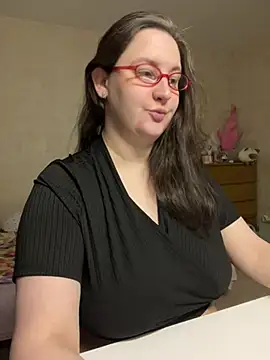 Snapshot of hungry1bunny chatting on April 21, 2026, 4:35 pm hungry1bunny online show from April 21, 2026, 4:35 pm