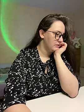 hungry1bunny online show from February 28, 2025, 4:20 pm